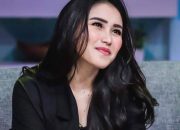 Lirik Lagu Bulan Dalam Kolam – Ayu Ting Ting: Metafora Cinta yang Tak Terjangkau