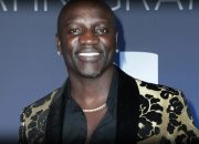 Beautiful – Lirik Lagu Pujian dari Akon untuk Orang Tercinta