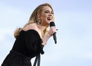 Cinta Pertama yang Membekas di Lirik Lagu First Love – Adele