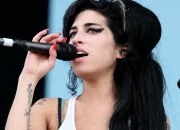 Lirik Lagu “Valerie (Terjemahan)” – Amy Winehouse: Kisah Cinta yang Tak Terlupakan