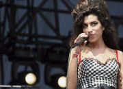 Kelelahan dalam Lirik Lagu ‘Long Day’ – Amy Winehouse