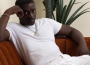 Mendalami Lirik Lagu ‘Over The Edge’ dari Akon