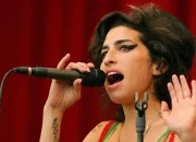 Kemandirian dalam Lirik Lagu ‘Help Yourself’ – Amy Winehouse