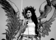 Kritik Sosial dalam Lirik Lagu ‘Hey Little Rich Girl’ – Amy Winehouse