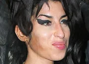 Kenangan dalam Lirik Lagu ‘Back to Black’ – Amy Winehouse