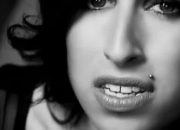 Menghadapi Tantangan dengan Lirik Lagu ‘Beat The Point To Death’ – Amy Winehouse