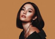 Lirik Lagu Tak Ada Logika – Agnes Monica: Cinta yang Melampaui Logika